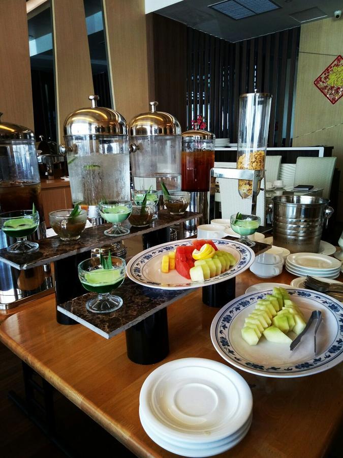 L娱乐酒店 Batam 外观 照片