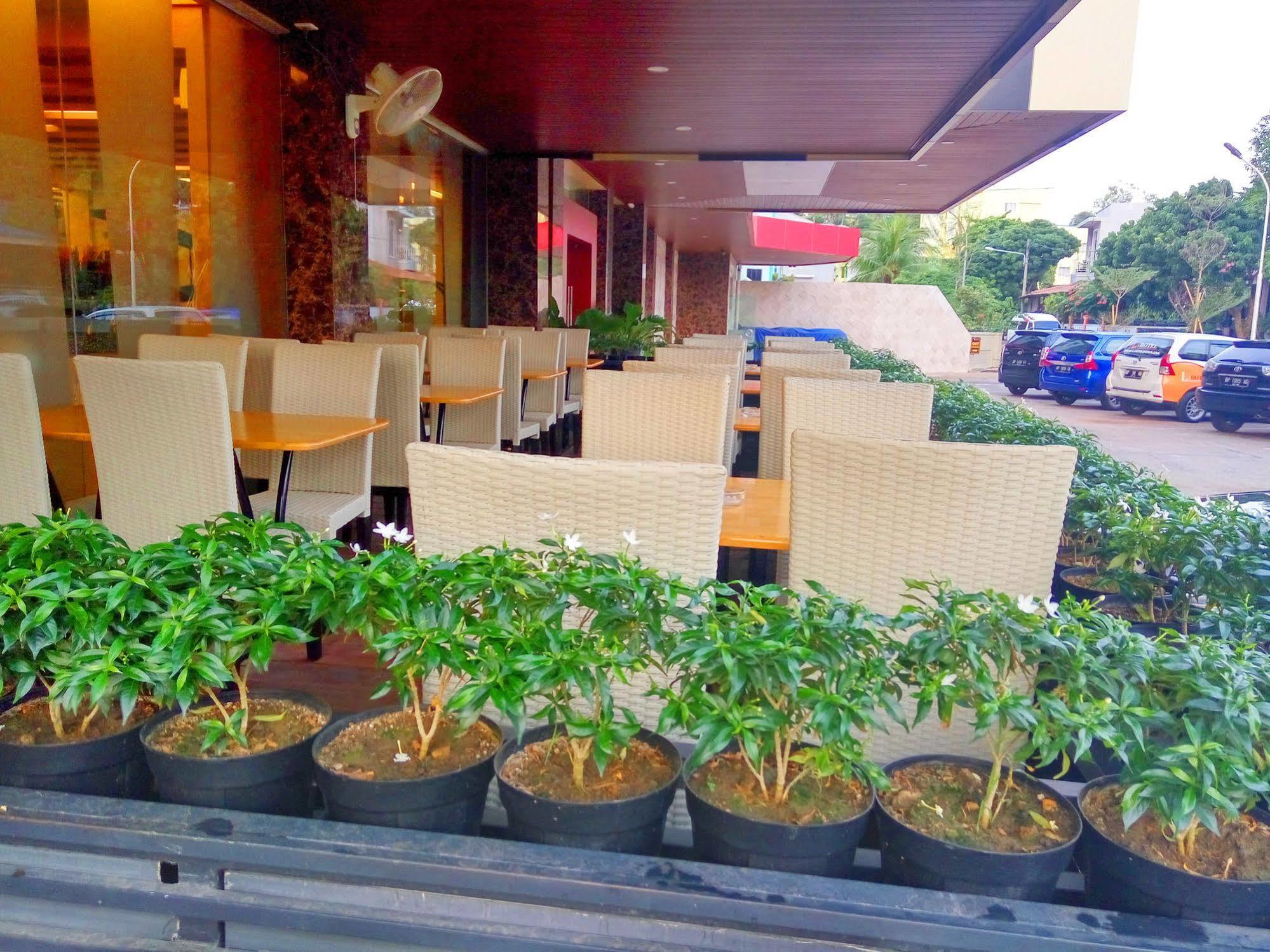 L娱乐酒店 Batam 外观 照片